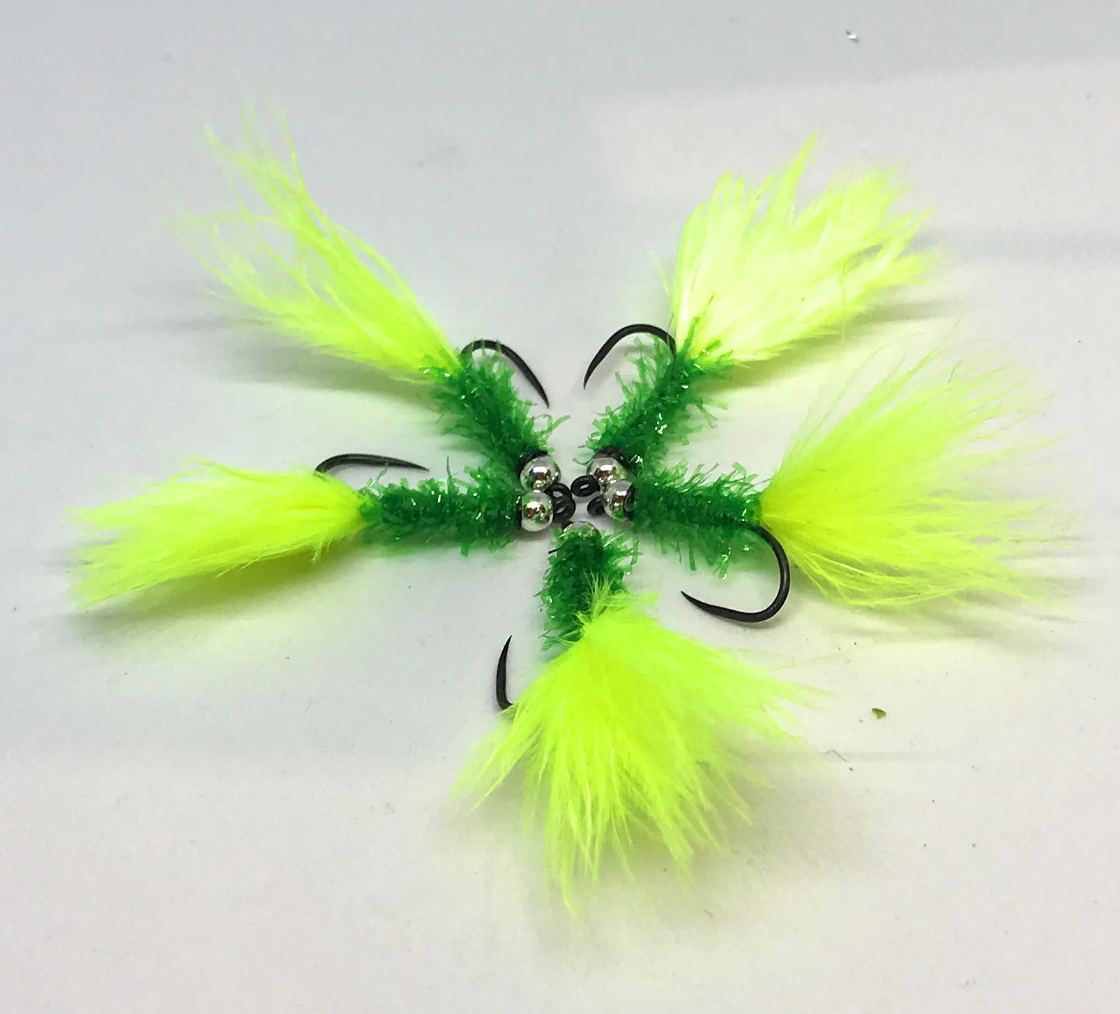Green & Chartreuse  Streamer <p> 3 artif.